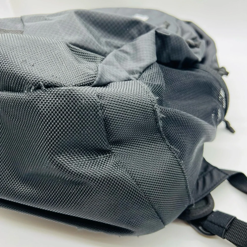 Thule Black Men's Backpack with White Logo